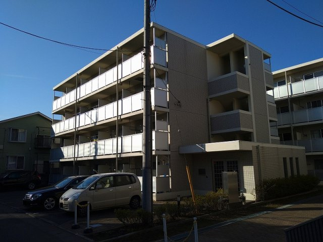 レオパレスパルコートＢの外観