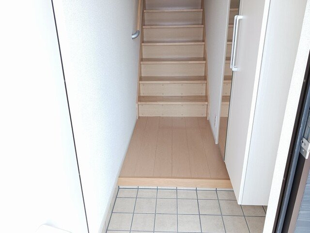 グレース小碓の玄関