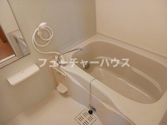 ポライトリーＤの浴室|落ち着いた空間のお風呂です