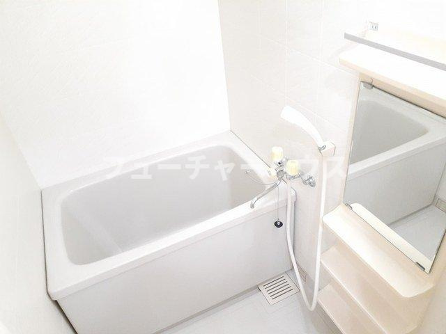 メゾンエレガントⅢの浴室|コンパクトで使いやすいお風呂です
