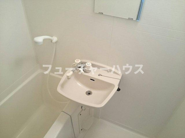 ヴェルソー・Ｍの洗面所|明るい洗面所です