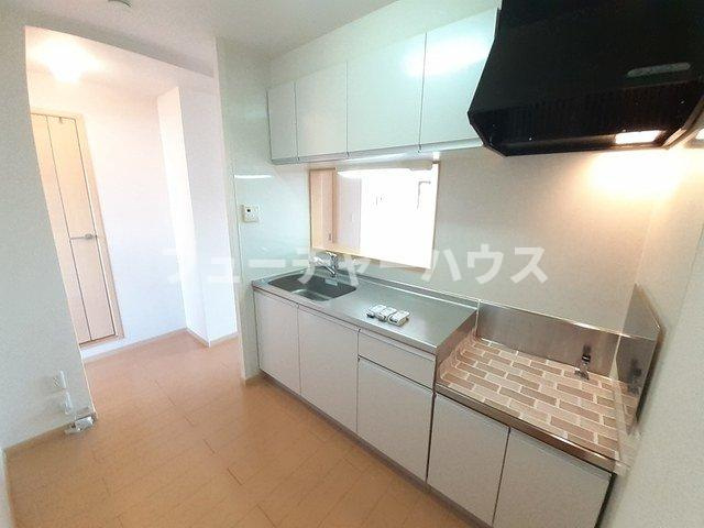 パティオ・スカイ　Ⅵのキッチン|コンパクトなキッチンで掃除もラクラク