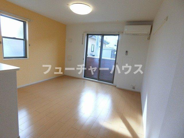 コッティ１０３７の居間・リビング|こちらのリビングで趣味の時間をお楽しみください