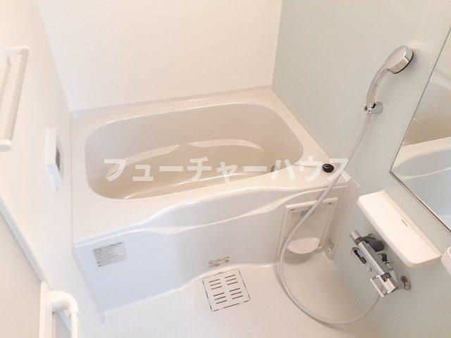 メゾンエレガンⅡの浴室|日々の疲れを癒すお風呂付です