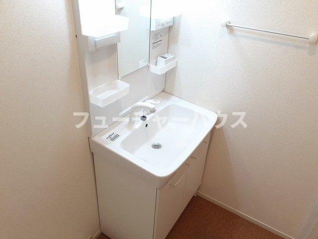 メゾンエレガンⅡの洗面所|忙しい朝には欠かせない洗面所です