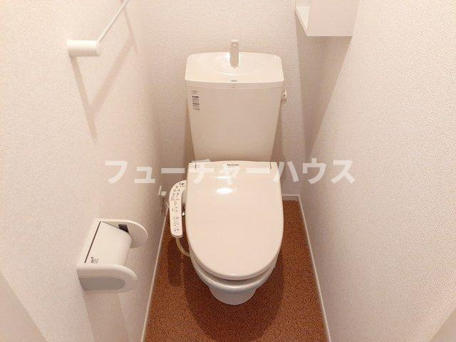 メゾンエレガンⅡのトイレ|ゆったりとした空間のトイレです