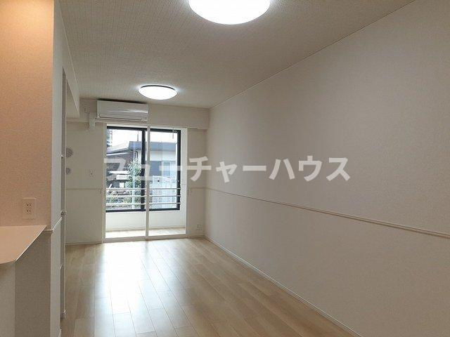 シャルールメゾンＢの居間・リビング