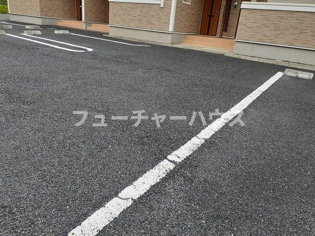 パルパレスＡの駐車場