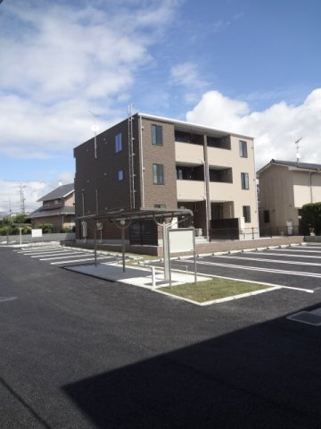 マジャリスⅠ番館の駐車場