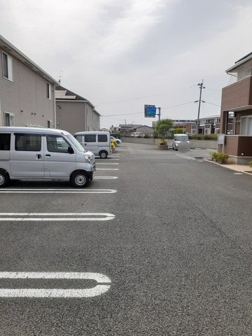 ピュア　ファースト菊池Ａの駐車場