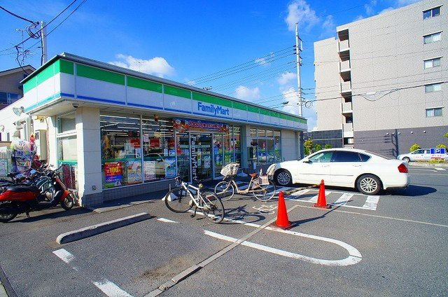 農住メゾン・プレミールＡの周辺|ファミリーマート 狭山台南店まで300m