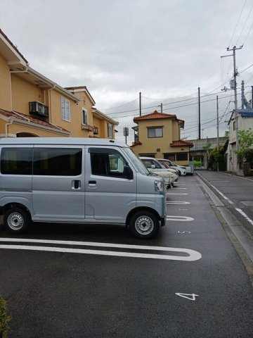 セントラルパークサイド市坪の駐車場