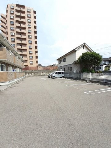 カーサ・ミトモⅡの駐車場