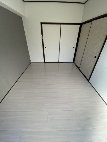 トシダビルの寝室|別部屋写真参考
