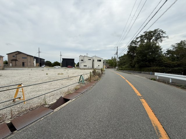 名谷町土地（更地）の前面道路含む現地写真