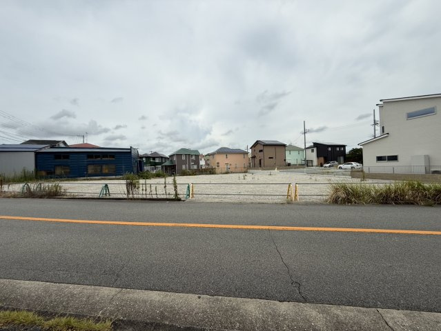 名谷町土地（更地）の前面道路含む現地写真