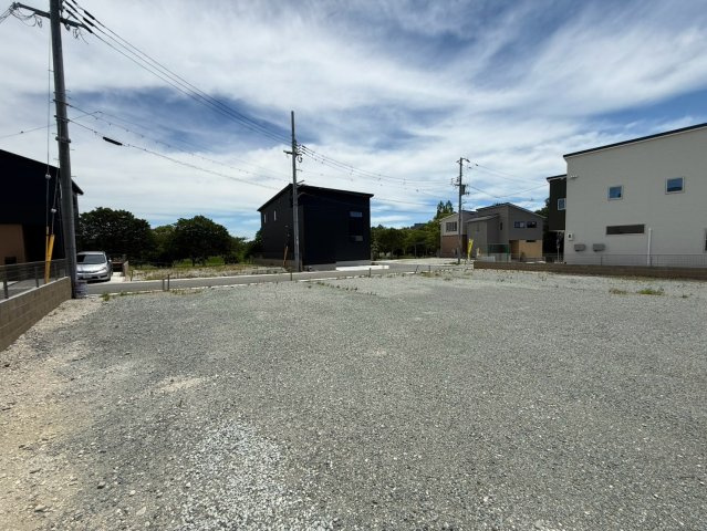 名谷町土地（更地）の前面道路含む現地写真