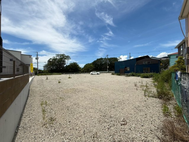 名谷町土地（更地）の前面道路含む現地写真