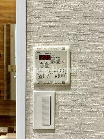 コスモ押上ガーデンシティ|【浴室乾燥機】暖房・冷風・換気・乾燥が可能です。毎日を快適に過ごせるうれしい機能が揃っています。雨の日の洗濯物も安心です。
