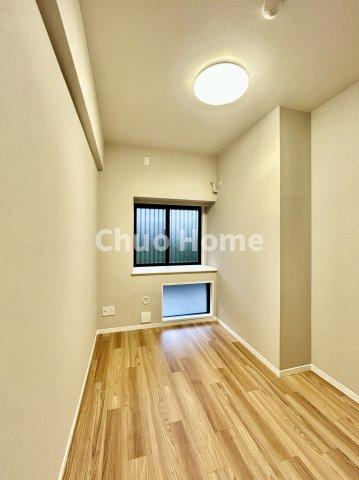 コスモ押上ガーデンシティの子供部屋|【子供部屋】お子様を持つ家庭の約6割が「家族や子どものため」に購入を希望。入学後の転校を避け、広い空間でのびのび育てたいなどの親心が、家探しのきっかけになっているようです。