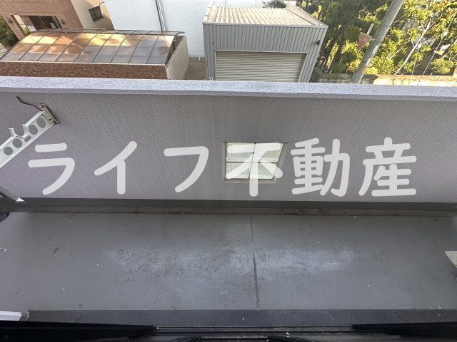 Perle charmanteのバルコニー|陽当たり良好なバルコニーです