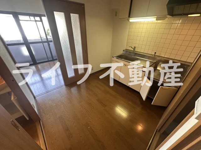 Perle charmanteの居間・リビング|こちらの居間で趣味の時間をお楽しみください