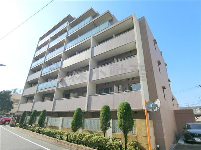クリオ平和島の外観|2007年8月築　RC鉄筋コンクリート造地上7階建て1R～1LDK総戸数59戸
京浜急行本線平和島駅最寄りの東京都大田区大森東1丁目