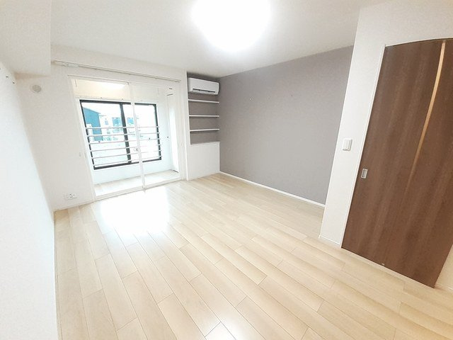 レグジーの内装|内装は落ち着いています
