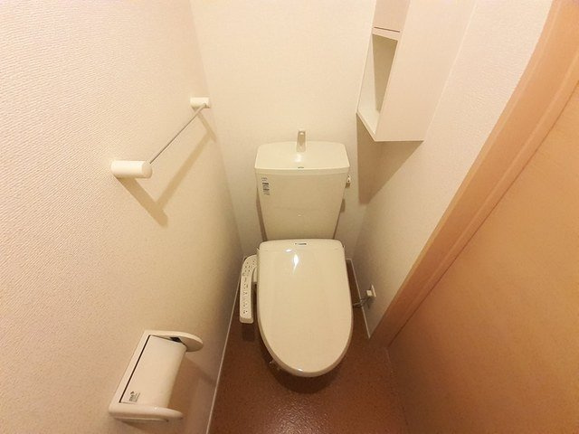 アリエッタ牧園　Ｂのトイレ|落ち着いた色調のトイレです