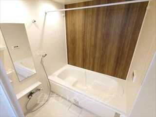 ショコラⅠの浴室|追い焚き・浴室暖房乾燥機あり