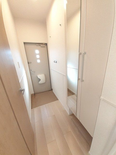 ウイン　グラス　Ⅱの玄関