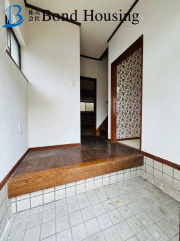 江井島駅徒歩8分　大久保町西島　中古戸建の玄関