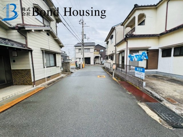江井島駅徒歩8分　大久保町西島　中古戸建の前面道路含む現地写真