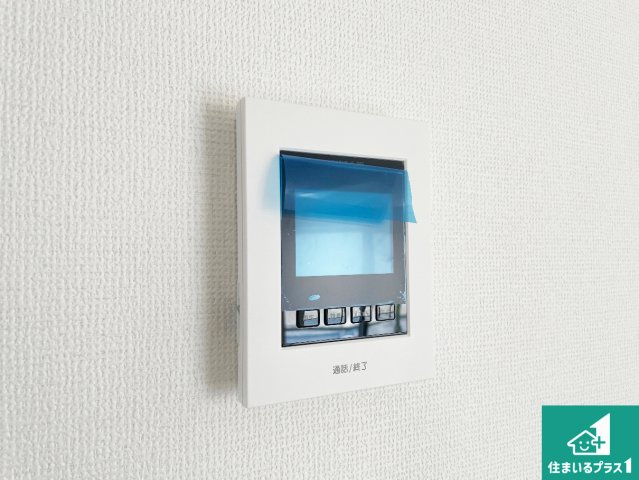 神戸市北区鹿の子台北町　新築一戸建ての防犯設備|カラーモニターインターホン！声だけでなく来訪者の姿や顔がモニターで確認できるので、小さなお子様がいらっしゃるご家庭でも安心できます！