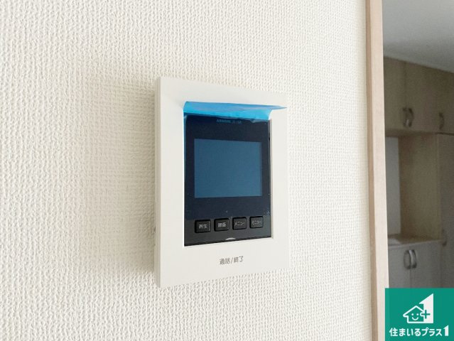 神戸市北区鹿の子台北町　新築一戸建ての防犯設備|カラーモニターインターホン！声だけでなく来訪者の姿や顔がモニターで確認できるので、小さなお子様がいらっしゃるご家庭でも安心できます！