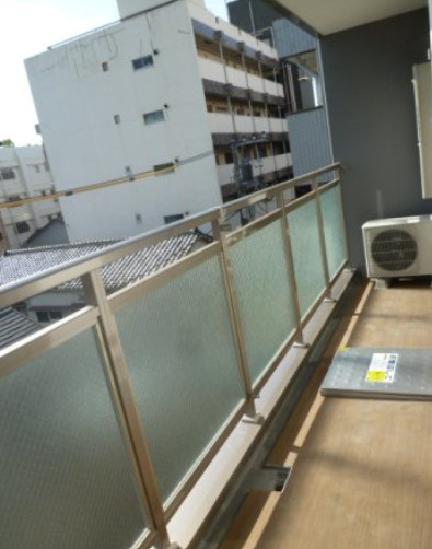 イーストランド日本堤のバルコニー