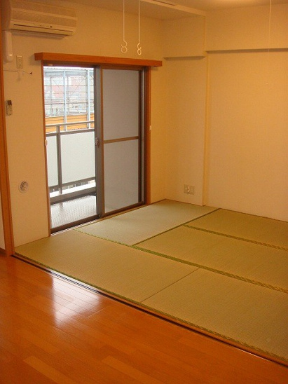 【寝室】カルロ北目 
