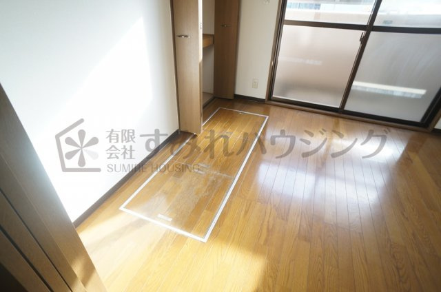 エクサス２１の居間・リビング|参考、同建物・同間取りの号室