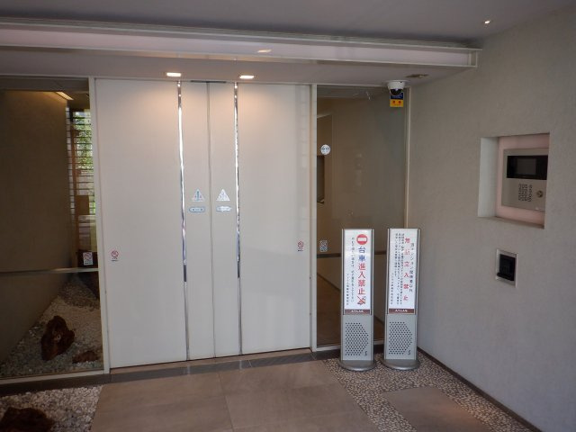 アトラス南麻布のエントランス