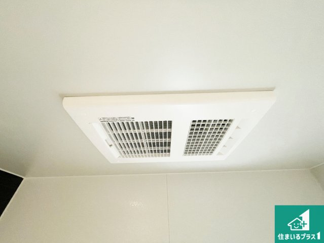神戸市北区鈴蘭台東町　第3期　新築一戸建ての冷暖房・空調設備|四季を通して快適なバスライフをお手伝いする浴室暖房乾燥機！浴室の乾燥・暖房・涼風・換気はもちろん、２４時間換気にも対応！