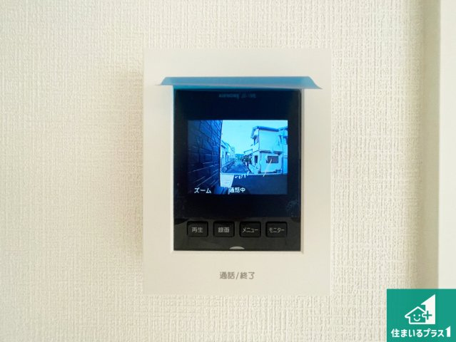 神戸市北区鈴蘭台東町　第3期　新築一戸建ての防犯設備|カラーモニターインターホン！声だけでなく来訪者の姿や顔がモニターで確認できるので、小さなお子様がいらっしゃるご家庭でも安心できます！