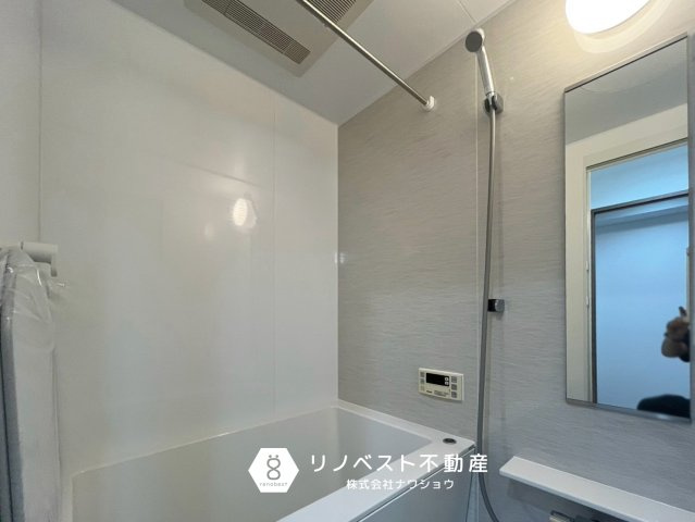 サンメゾン若江岩田の浴室|浴室暖房乾燥機能付き♪
寒い季節でも快適なバスタイムをお楽しみいただけます◎