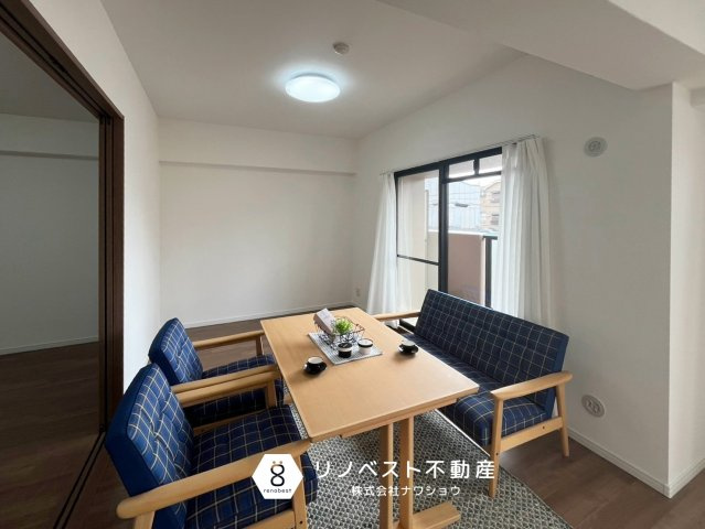 サンメゾン若江岩田の居間・リビング|シンプルな内装なので、どんなインテリアも馴染みます◎