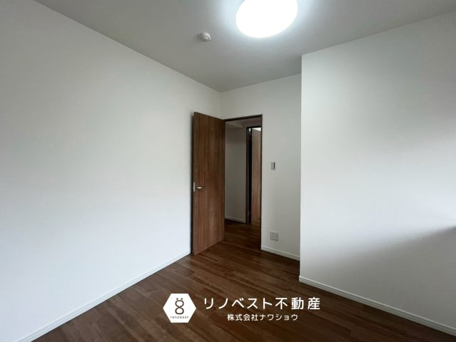 サンメゾン若江岩田の洋室|約5帖の洋室♪
書斎や寝室など幅広い用途に活用できます◎