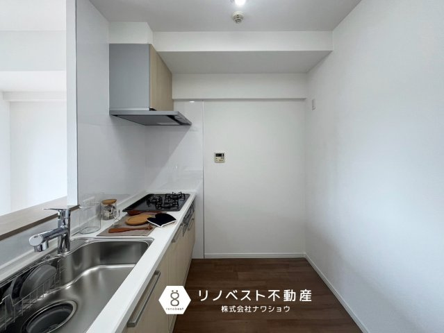 サンメゾン若江岩田のキッチン|背面にはカップボードを置くのもおすすめ♪