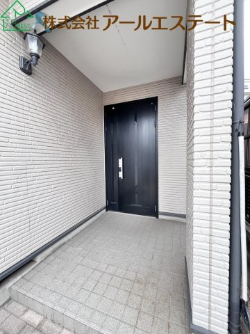 加古郡播磨町北野添2丁目　　JR「土山駅」徒歩7分の玄関