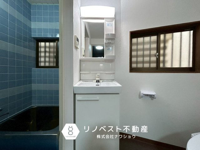大阪市東成区東今里3丁目の独立洗面台|扉収納付き独立洗面台完備◎