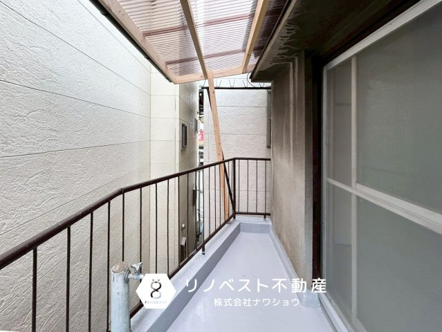 大阪市東成区東今里3丁目のバルコニー|和室に面したバルコニー。
物干しスペースとしてお使いいただけます◎