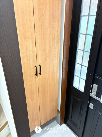 東大阪市加納8丁目中古戸建の収納|玄関収納があるので整理された玄関周りにすることができます！