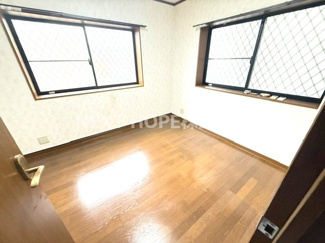 【洋室】 | 尼崎市栗山町１丁目中古戸建 | １階洋室6.5帖です♪二面採光の明るい室内です！！